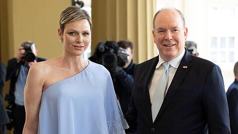 Fürstin Charlène und Fürst Albert II. von Monaco bei einem gemeinsamen Auftritt.