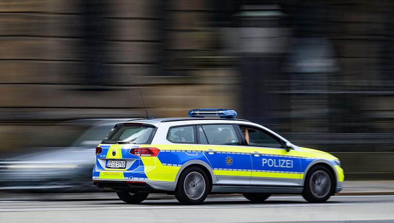 Bei einem Unfall mit einem Linienbus auf der Bundesstraße 307 sind mehrere Menschen verletzt worden. (Symbolbild) Bei einem Unfall mit einem Linienbus auf der Bundesstraße 307 sind mehrere Menschen verletzt worden. (Symbolbild)