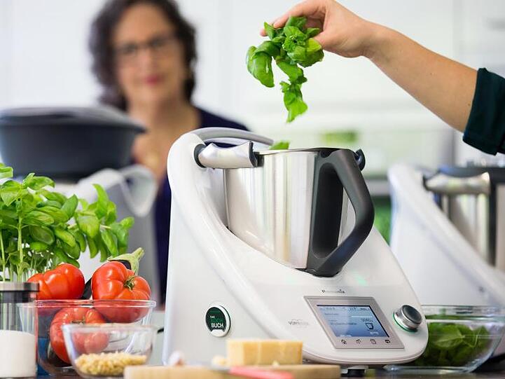 Der Thermomix-Hersteller Vorwerk muss bei einem geplanten Modellwechsel seine Kunden nicht lange im Voraus informieren, urteilte das Landgericht Wuppertal.