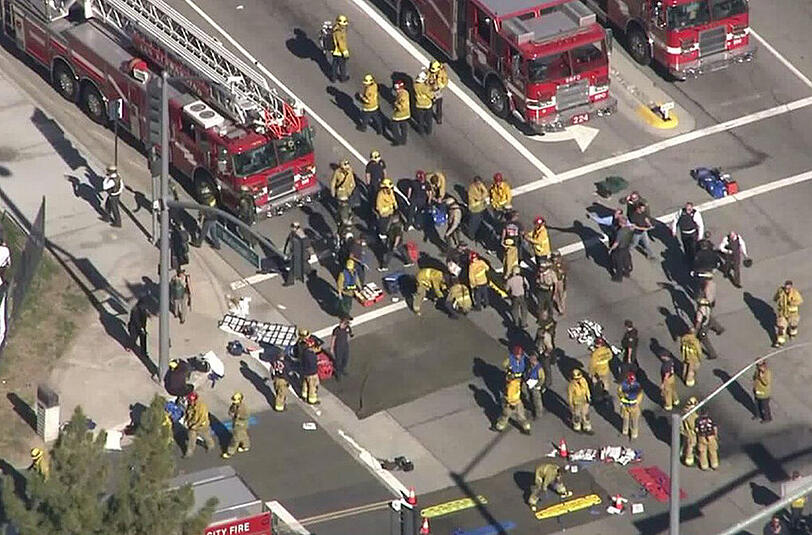 In einer Sozialeinrichtung in San Bernardino eröffneten die schwerbewaffneten Angreifer das Feuer. 14 Menschen sterben, 17 werden verletzt.