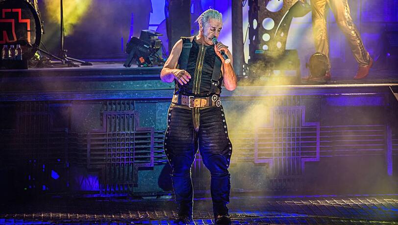 Till Lindemann und Rammstein gaben am Dienstagabend ihr drittes Konzert in Berlin.