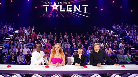 Die Jury von "Das Supertalent": Bruce Darnell, Anna Ermakova, Ekaterina Leonova und Dieter Bohlen (v.l.).