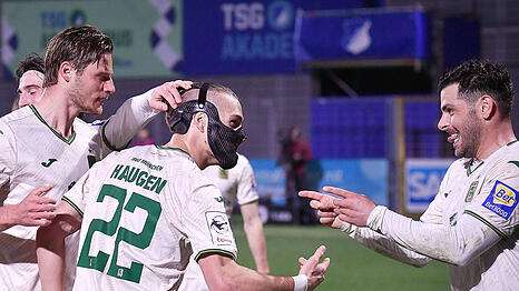 Hatten Grund zur Freunde: Maskenmann Sigurd Haugen und Kevin Volland.