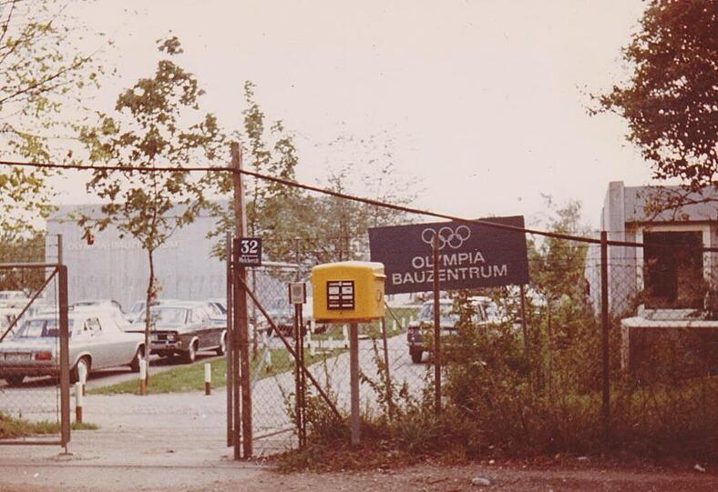 Eine Stadt im Zeichen der olympischen Ringe: Das Olympiabauzentrum in Moosach.