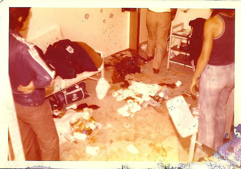 Beim Olympia-Attentat 1972 in München sterben elf israelische Athleten. Der Fechter Dan Alon hört die Schüsse &ndash; und kann fliehen, weil die Kidnapper nicht in sein Appartement eindringen
