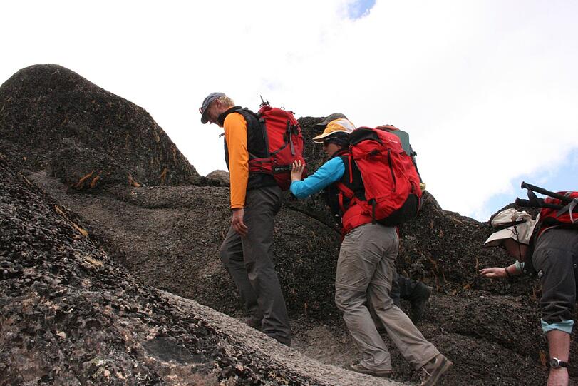 In Begleitung einer Bergsteigergruppe der DAKS bestieg Bentele nicht nur den Kilimandscharo (5895m) ...