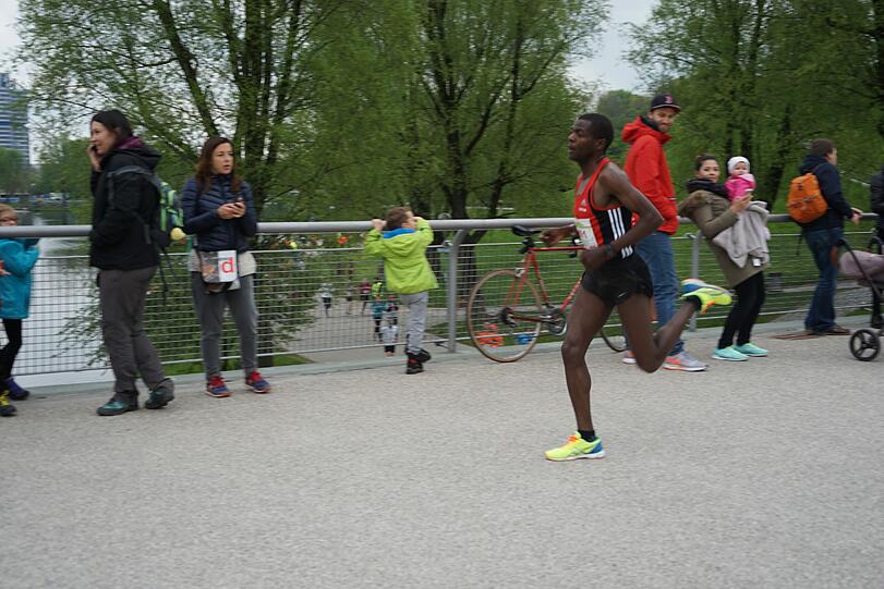 Bereits zum 12. Mal fand der Halbmarathon im Olympiapark statt. Die Bilder.
