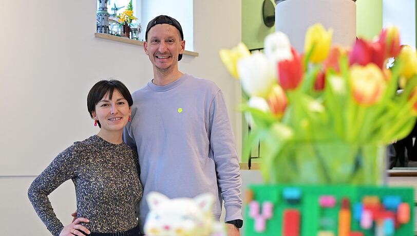 Das Gründerpaar Melanie Sotouky und Moritz Janke hat Deutshcland ersten Lego-Bauraum eröffnet. Das Gründerpaar Melanie Sotouky und Moritz Janke hat Deutshcland ersten Lego-Bauraum eröffnet.