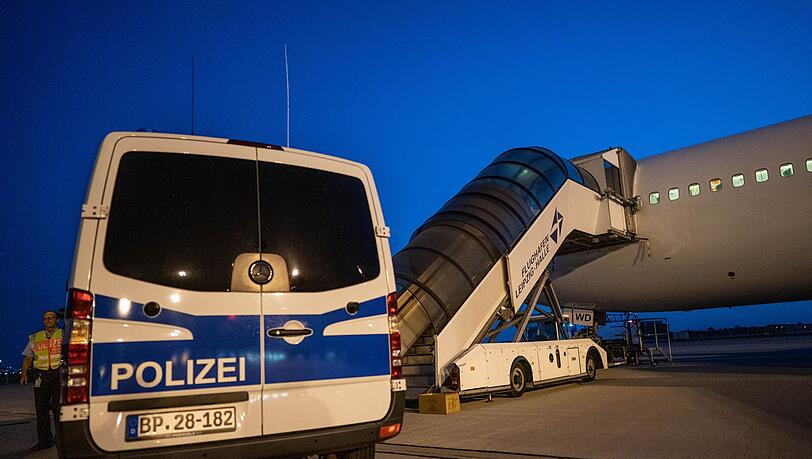 Bei Abschiebungen unterst&uuml;tzt die Bundespolizei die Ausl&auml;nder- und Polizeibeh&ouml;rden der L&auml;nder. (Symbolbild)