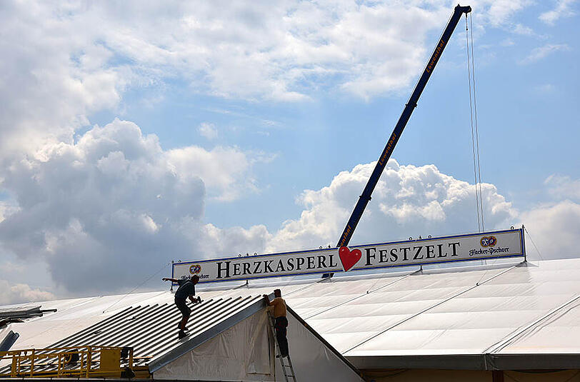 Nichtmal mehr einen Monat warten, dann ist es wieder soweit: Neue Bilder vom Wiesn-Aufbau.