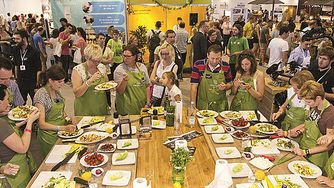 Kulinarische Begeisterung: Auf dem &bdquo;Eat & Style&ldquo;-Food Festival kann gemeinsam gekocht und natürlich gegessen werden.