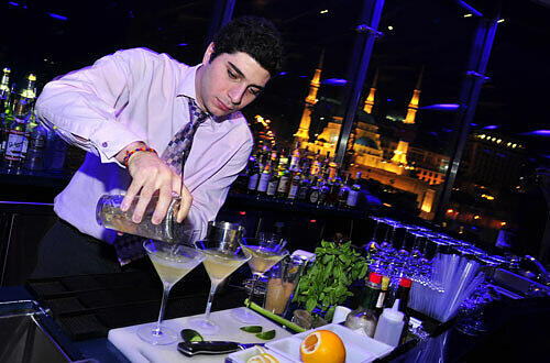 Barmixer in der Bar 360 im Hotel Le Gray, Foto: von Poser