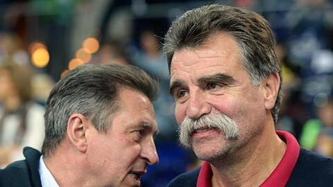 Olympiasieger Wieland Schmidt (l) und Weltmeister Heiner Brand.
