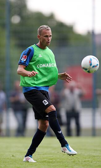 Der 26-jährige Rechtsverteidiger kommt von RW Erfurt.
