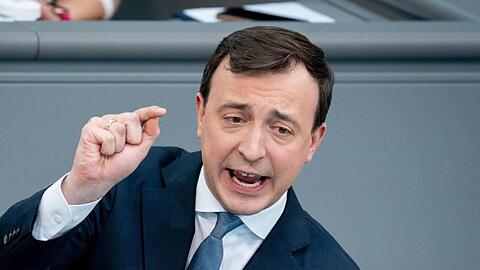 CDU-Generalsekretär Paul Ziemiak während seiner Rede im Bundestag.