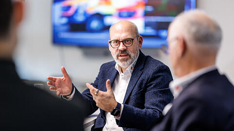 Robert Augustin ist seit September 2025 Chef des Bayerischen Roten Kreuzes (BRK).