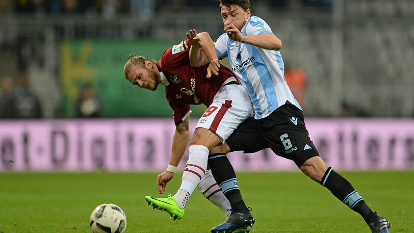 Maximilian Wittek: Note 2. Findet sich immer besser zurecht auf dem ungewohnten Flügel. Mal brasilianisch per Zaubertrick, mal robust per Grätsche. Und als waschechter Oberbayer topmotivierter Derby-Fighter.