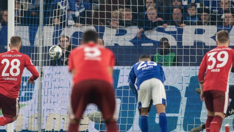 Rouwen Hennings (l) war der gefeierte Fortune beim 3:3 auf Schalke. Rouwen Hennings (l) war der gefeierte Fortune beim 3:3 auf Schalke.