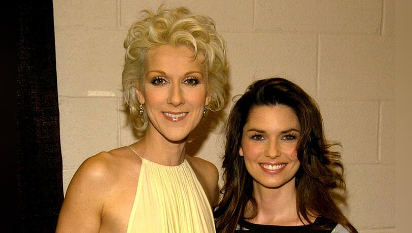 Die beiden Kanadierinnen Céline Dion (l.) und Shania Twain bei den Billboard Music Awards im Jahr 2003 in Las Vegas.