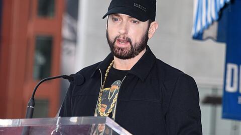 Eminem, hier im Jahr 2020, feiert, seit 16 Jahren nüchtern zu sein.