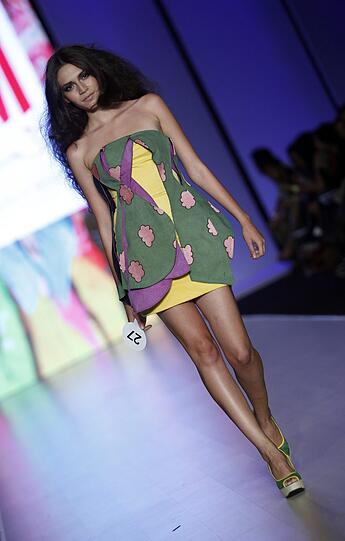 Busenblitzer bei der Intermoda-Show in Mexiko: Auf dem Laufsteg lassen die Models tief blicken.