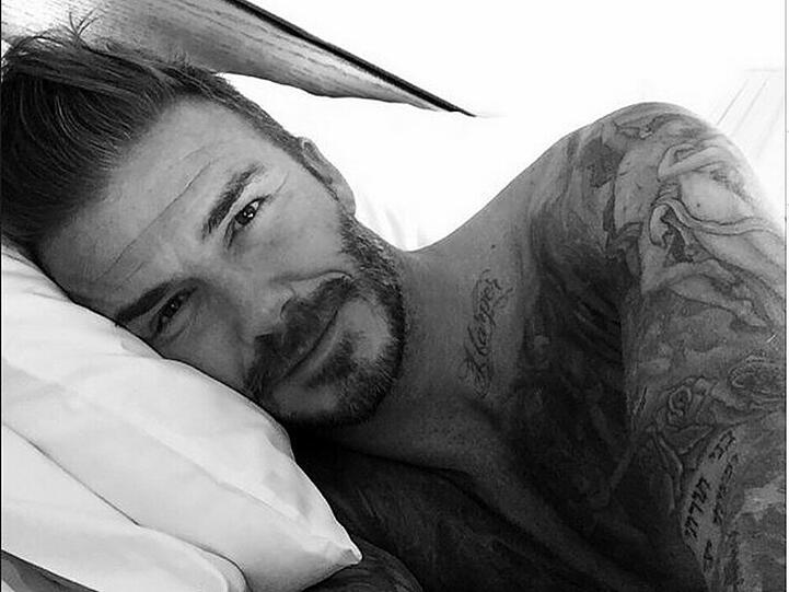 David Beckham (40) kann man ohne schlechtes Gewissen als den Vorreiter in Sachen Tätowierungen bezeichnen. Seinen Oberkörper zieren unter anderem Jesus - getragen von drei Engeln, die für seine Söhne stehen - sowie der Name seiner Tochter Harper.