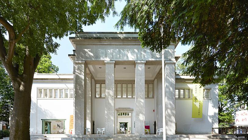 Lehm ist ein Baustoff, der an der TU in München erforscht wird. Lehm ist ein Baustoff, der an der TU in München erforscht wird.