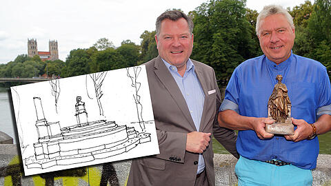 Dietmar Holzapfel (l.) und Josef Schmid mit der Nachbildung des ursprünglichen Denkmals an der Corneliusbrücke. Die Skizze zeigt, wie die neue Statue aussehen soll.
