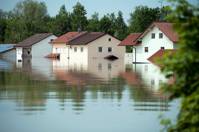 Aktuelle Bilder vom Hochwasser in Deggendorf: Die Lage ist weiter kritisch. Die Bürger sorgen sich um die Dämme. Die A92 ist wieder geöffnet.