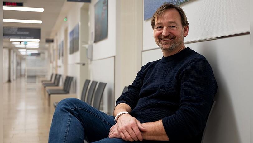Holger Matthias Wilhelm kehrt in "Lebenslinien" an verschiedene Stationen seines Lebens zurück.