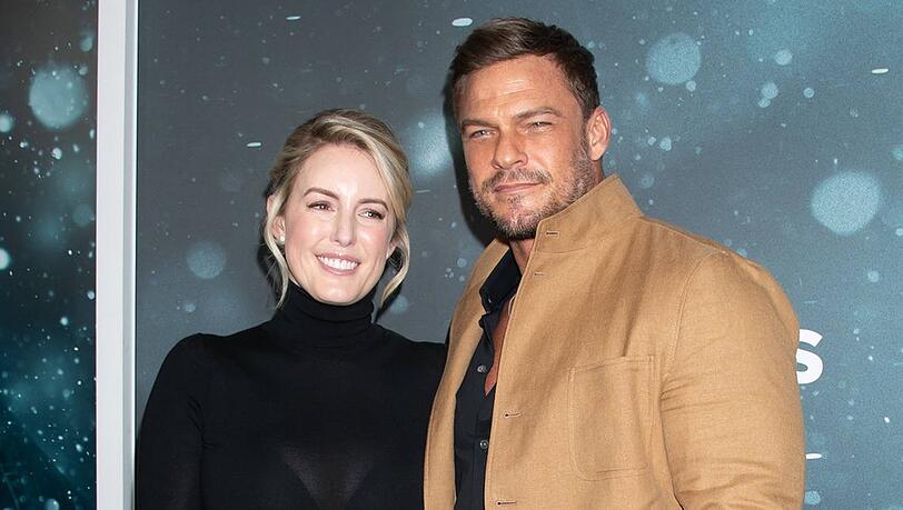 Catherine und Alan Ritchson haben ihre Trennung verkündet. Catherine und Alan Ritchson haben ihre Trennung verkündet.