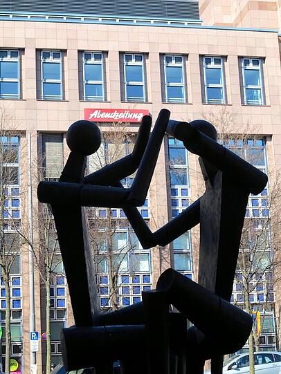 Hinter der Kunst hat AZ-Leser Djordje Matkovic noch etwas in der Maxvorstadt entdeckt.