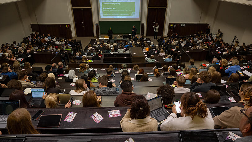 Auch in München gibt es viele Studenten, die unter der Armutsgrenze leben. Sie dürfen ab 2025 den München-Pass beantragen und damit von Vergünstigungen profitieren. (Archiv)