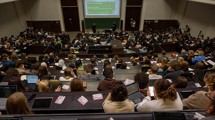 Auch in München gibt es viele Studenten, die unter der Armutsgrenze leben. Sie dürfen ab 2025 den München-Pass beantragen und damit von Vergünstigungen profitieren. (Archiv)