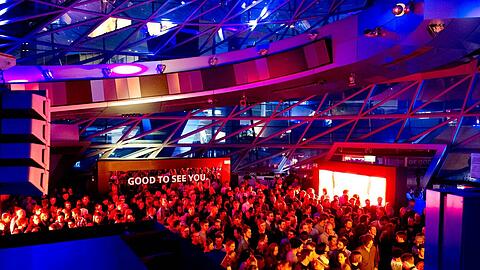 Das Event bringt den Doppelkegel der BMW Welt zum Vibrieren.