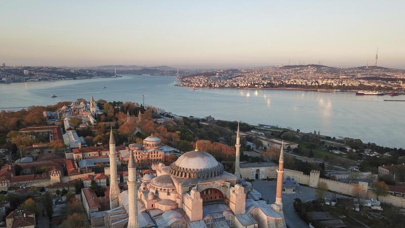 Eine Luftaufnahme der Hagia Sophia in Istanbul. Eine Luftaufnahme der Hagia Sophia in Istanbul.