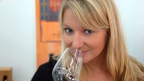 Zum Wohl! Auf der „Forum Vini“ kann man Wein von nicht weniger als 280 Anbietern verkosten. Zum Wohl! Auf der „Forum Vini“ kann man Wein von nicht weniger als 280 Anbietern verkosten.