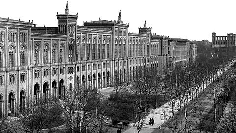 Um die Maximilianstraße und weitere Bauwerke von Architekt Friedrich Bürklein dreht sich eine Ausstellung in der Regierung von Oberbayern.