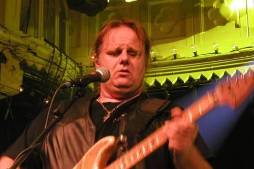 Cry, Baby! Walter Trout lässt die Gitarre singen und ist mit seinem Blues-Feeling einer der letzten Über-Gitarristen.