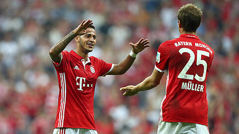 Thiago (links) rückt für Thomas Müller in die Startelf.