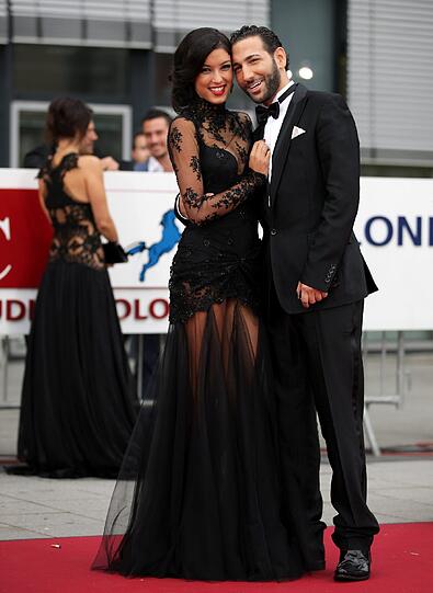 Deutscher Fernsehpreis: Das Model Rebecca Mir und der Tänzer Massimo Sinato auf dem roten Teppich