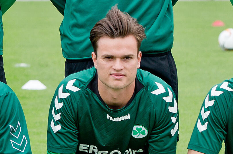 Steht bei der zweiten Mannschaft der SpVgg Greuther Fürth zwischen den Pfosten und erlitt am Sonntag eine schwere Kopfverletzung: Bastian Lerch.
