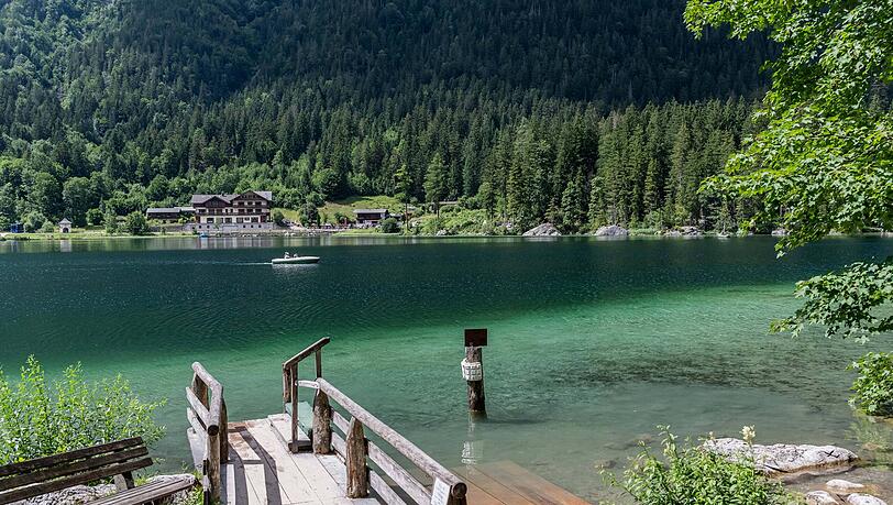 Malerisch: Blick über den Hintersee bei Ramsau im Berchtesgadener Land. Malerisch: Blick über den Hintersee bei Ramsau im Berchtesgadener Land.