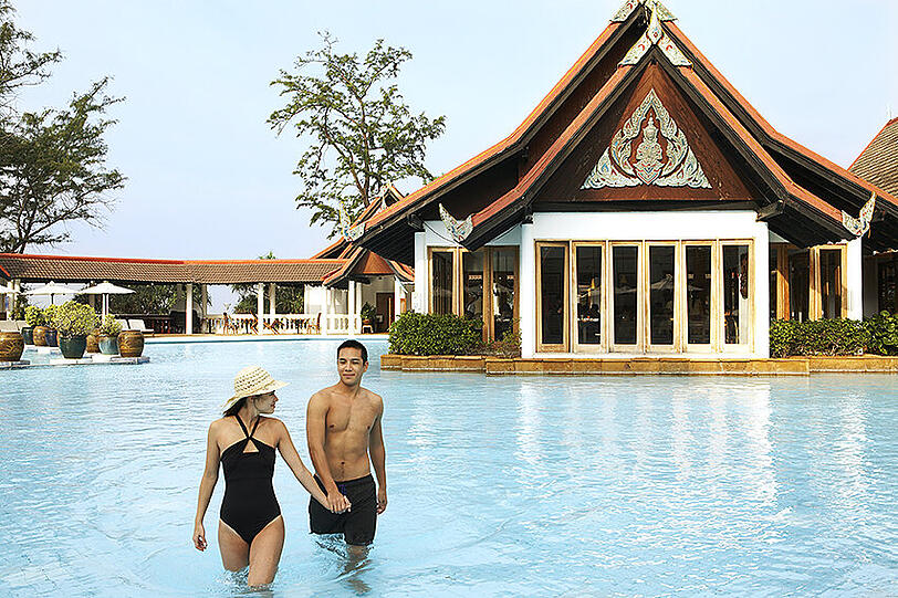 Badelandschaft im Ferienclub auf der thailändischen Insel Phuket