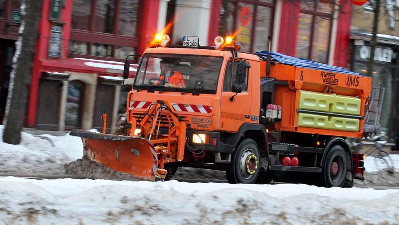 Gefährdet ist, wer Räumfahrzeugen nicht rechtzeitig ausweichen kann. Gefährdet ist, wer Räumfahrzeugen nicht rechtzeitig ausweichen kann.