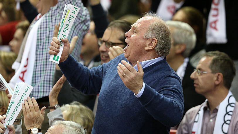 Uli Hoeneß mit vollem Einsatz.