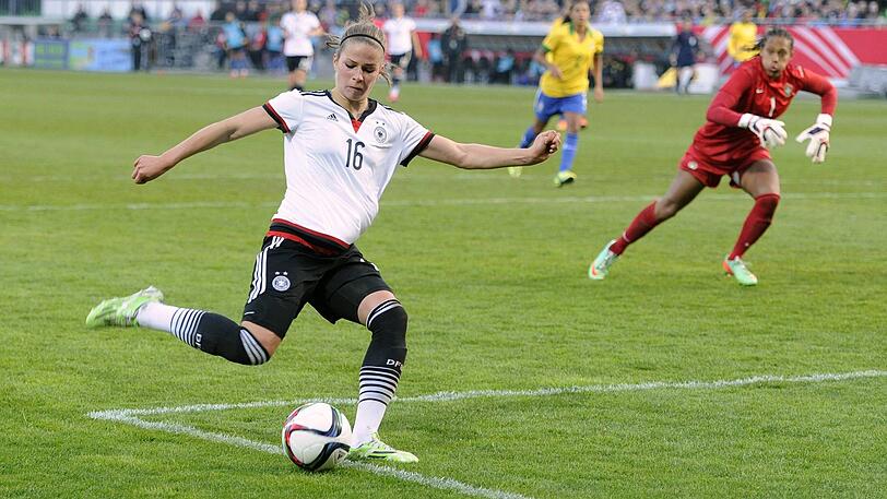 Die Allgäuerin Melanie Leupolz (25) spielt seit 2014 für den FC Bayern und ist Kapitän des Teams.