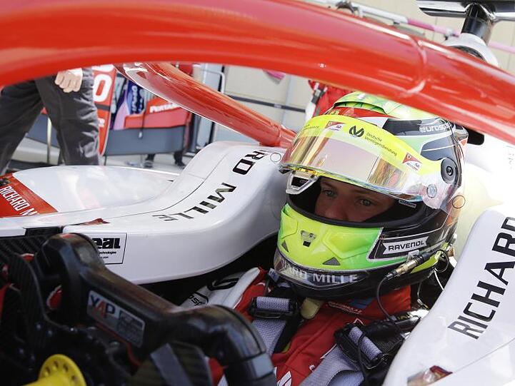 Geht bei seinem Formel-2-Debüt von Platz zehn in Bahrain ins Rennen: Mick Schumacher.