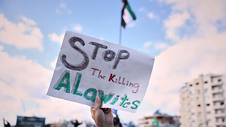 Mehrere Tote und zahlreiche Verletzte soll es bei den Zusammenst&ouml;&szlig;en zwischen Alawiten und Unterst&uuml;tzern der Regierung gegeben haben.