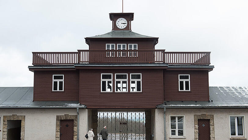 Das Torgebäude des früheren KZ Buchenwald. Das Torgebäude des früheren KZ Buchenwald.